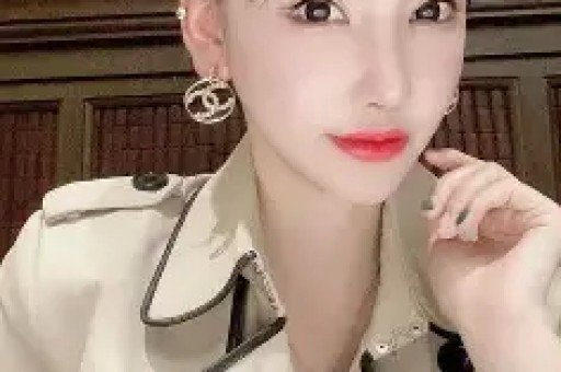 易易紫曝明星翻红后会耍大牌：红了之后就会耍大牌身边有很多